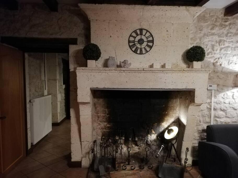 Maison Charentaise A La Campagne Becheresse Zewnętrze zdjęcie