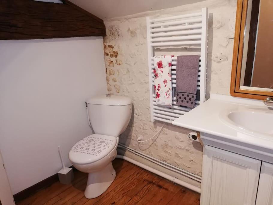 Maison Charentaise A La Campagne Becheresse Zewnętrze zdjęcie